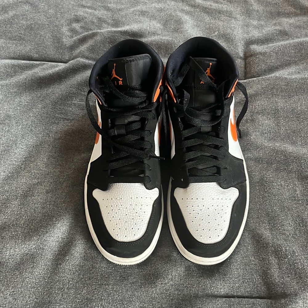 Jordan 1 Mid Shattered Backboard colorway